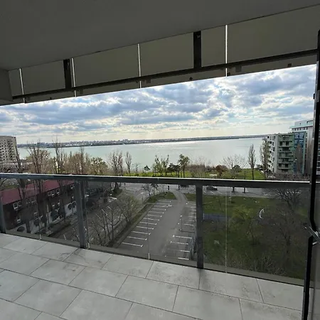 Apartment Ini And Sea View Iaki *